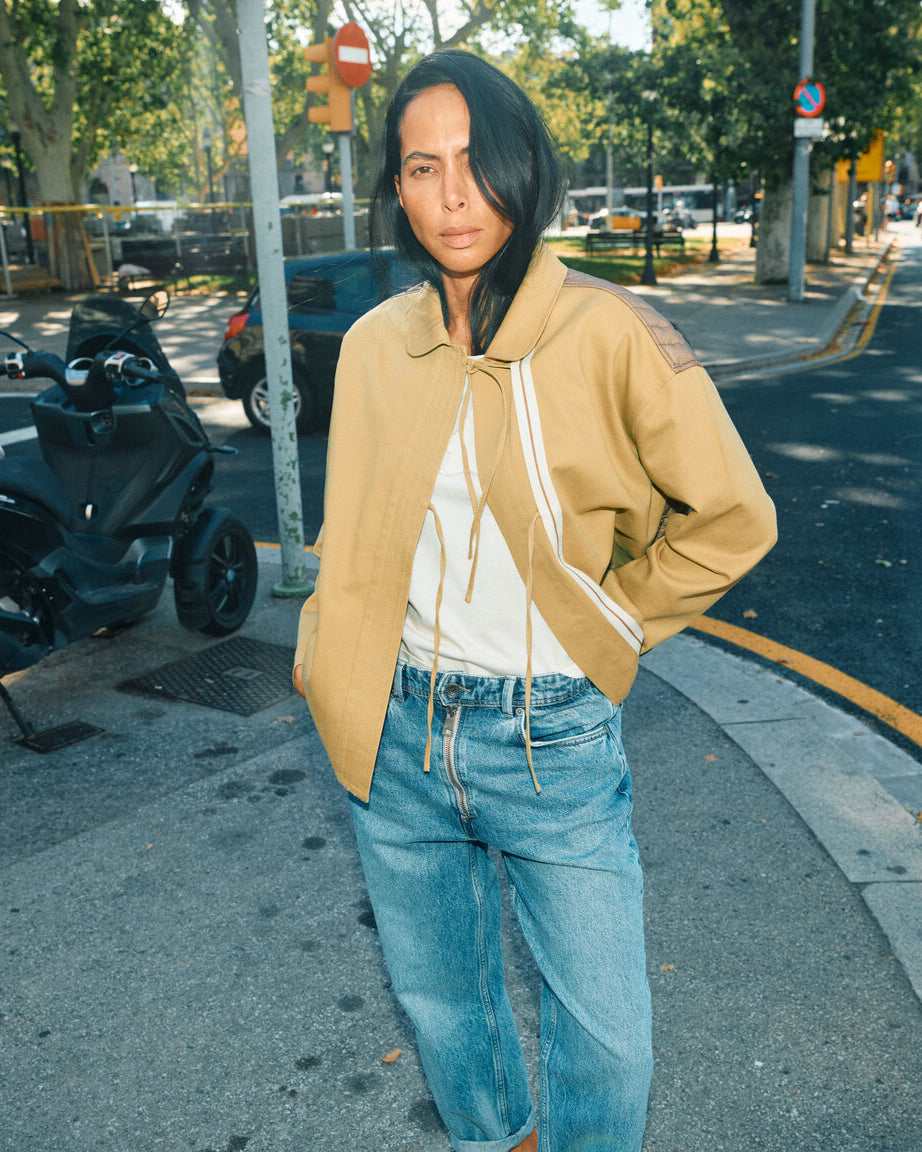 Modelshot / Ecru / Detail